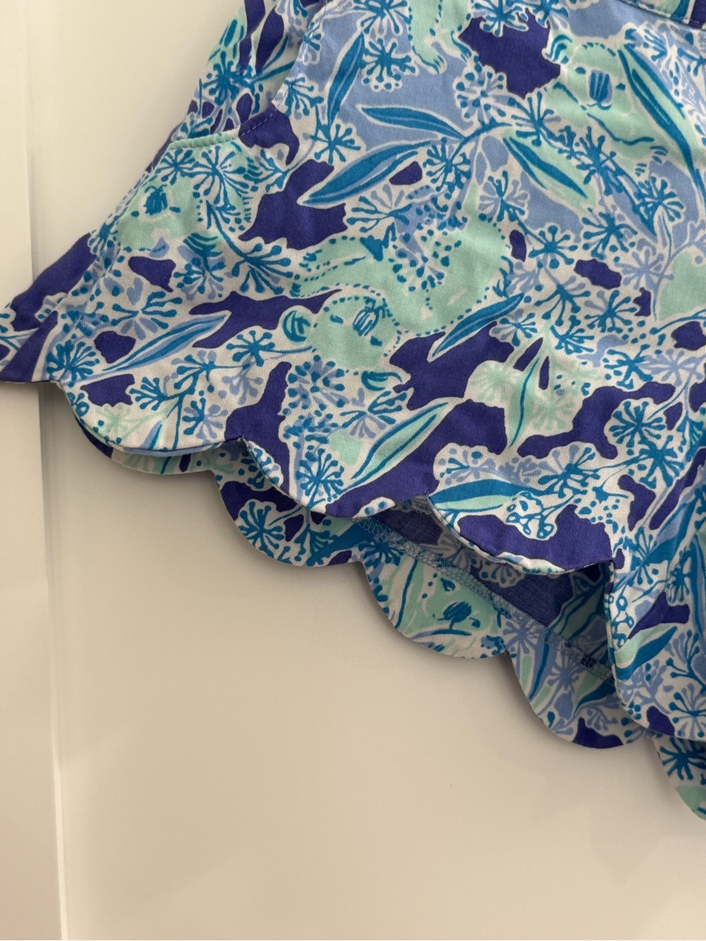 Lilly Pulitzer Royal Purple Dahlia scallop pull on shorts Koalafications - Picture 15 of 16